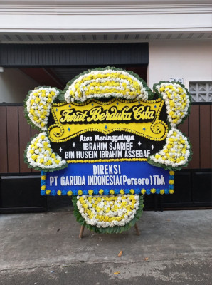 Papan Bunga Duka di Kepulauan Manipa